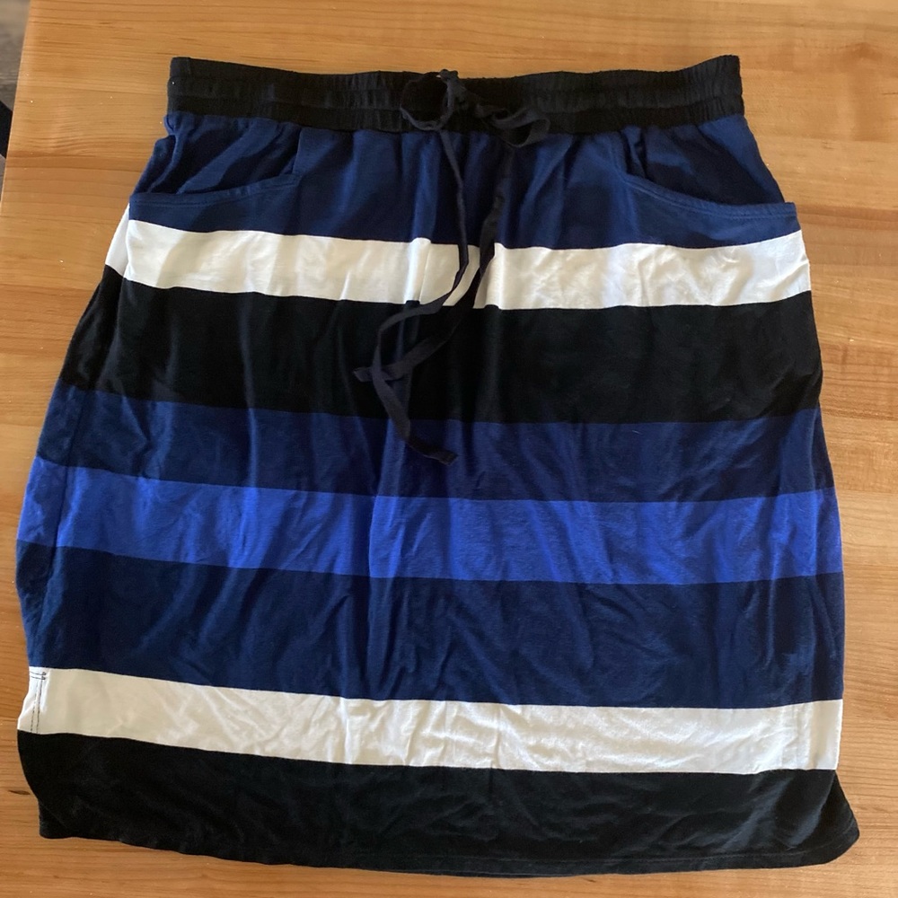 Max Studio Navy and Black Skirt M)